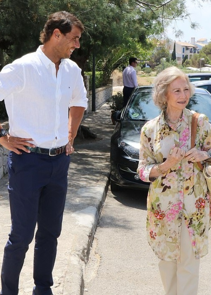 نجم التنس الإسباني رافاييل نادال يقابل ملك وملكة إسبانيا السابقين