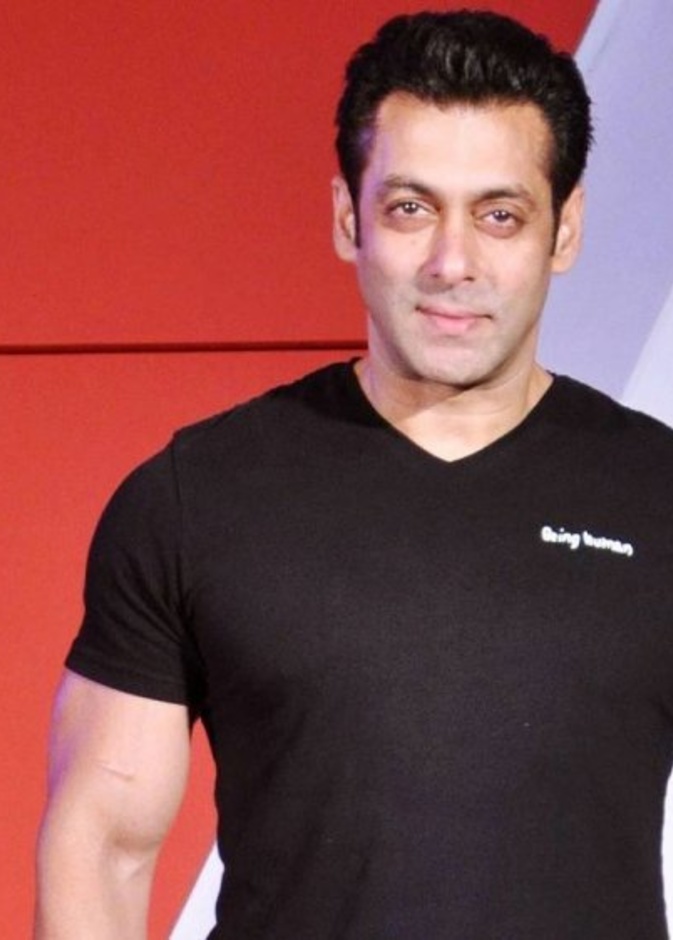 سلمان خان يقدم خاتم ماسي ليوليا فانتور بمناسبة عيد ميلادها؟