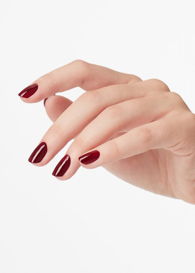 ألوان طلاء أظافر تناسب جميع المواسم