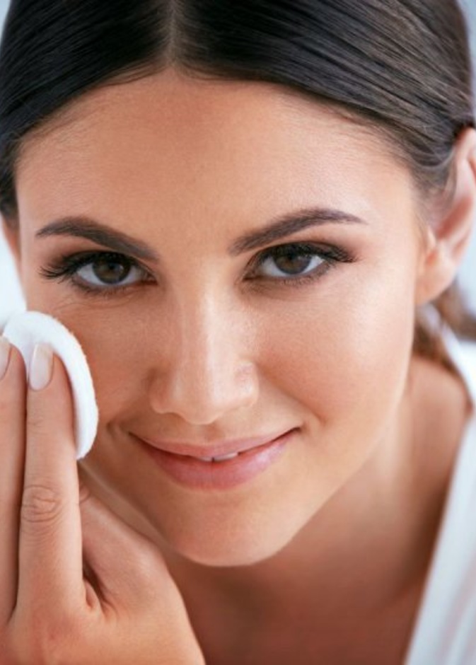 استخدمي زيت جوز الهند بمثابة مزيل للماكياج