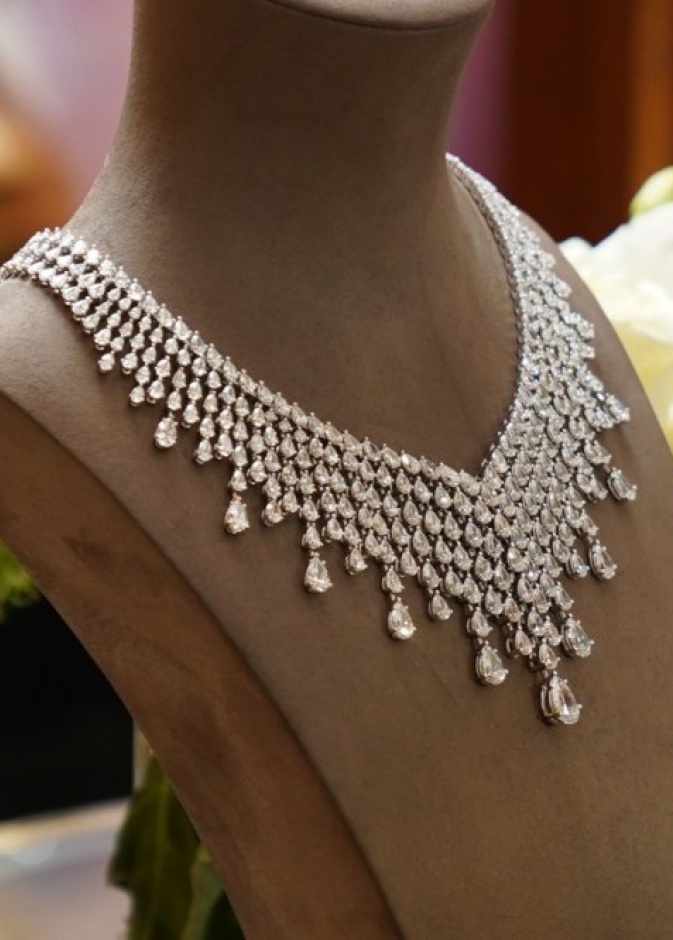 المجموعة الملكية.. آخر إبداعات مجوهرات الكوهجي تشرق جدة