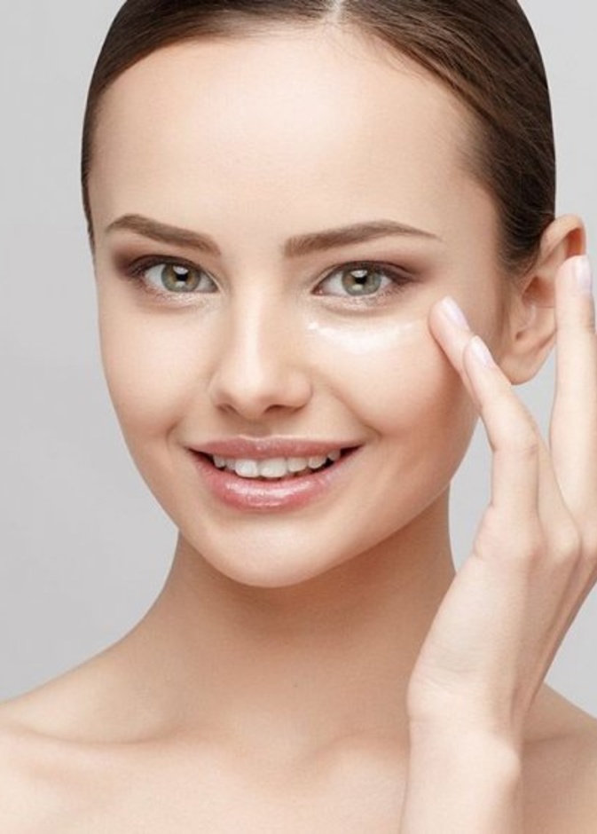 اعملي على اخفاء الهالات السوداء بطرق طبيعية