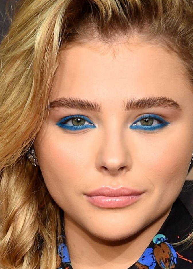 طريقة رسم الآيلاينر الأزرق لخروجات عيد الأضحى 2019