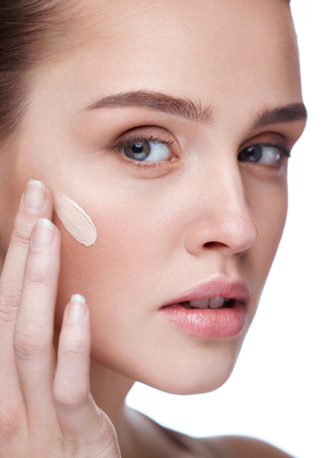 يُعد البي بي كريم من أشهر الكريمات المستعملة في فصل الصيف بسبب نتائجه الرائعة والفعّالة