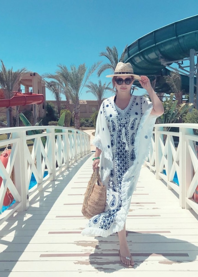 نسرين طافش تقضي أوقات ممتعة في مدينة الألعاب المائية في شرم الشيخ