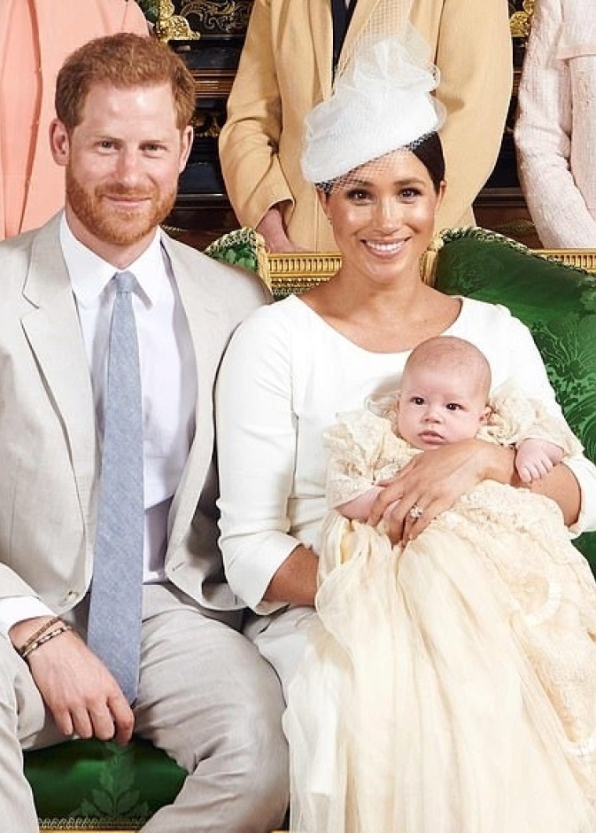 أرشي أخذ لون الشعر الأحمر من والده