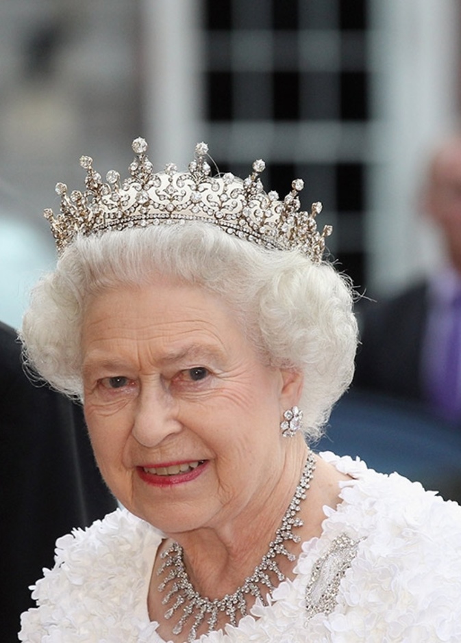 تعرف على أهم ما يجب أو لا يجب القيام به عند لقاء الملكة