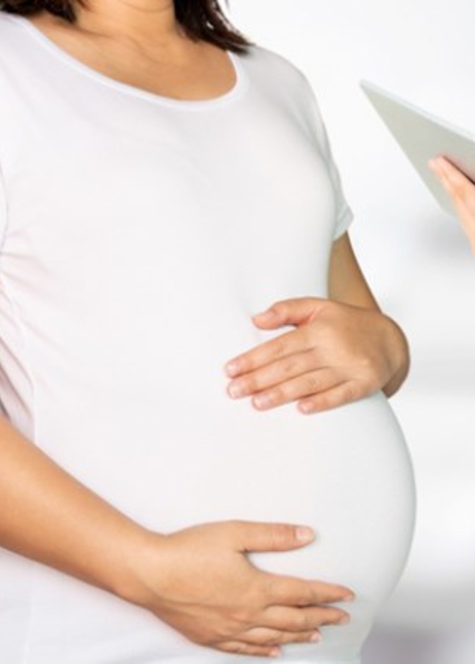 تراكم السوائل بأسجة جسم الحامل من أهم أسباب إصابتها بالنفق الرسغي