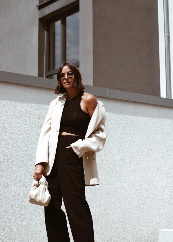 حقائب كروس صغيرة من Jacquemus