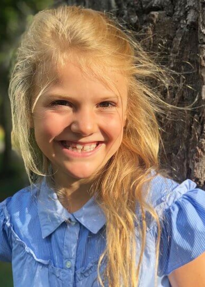 الأميرة فيكتوريا تنشر صورة الأميرة استيل في أول أيام دراستها