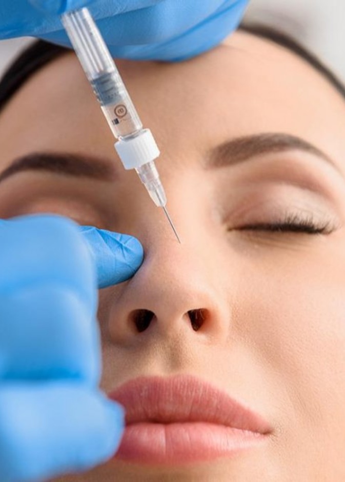 احصلي على أنف صغير ومثالي من خلال اذابة دهون الأنف بالإبر