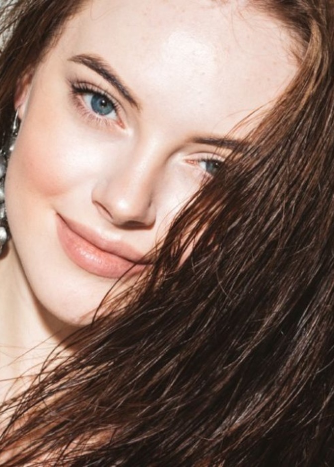 تدليك الشعر والجسم بزيت الورد بعد الاستحمام