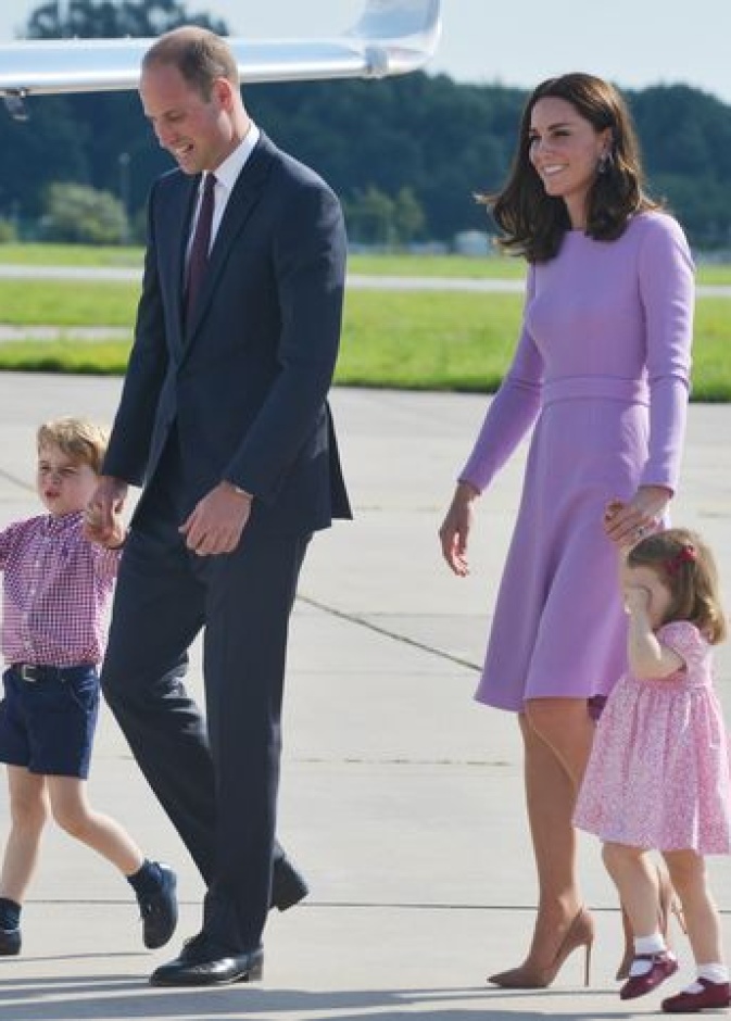 عائلة كمبريدج تنضم إلى الملكة إليزابيث الثانية في بالمورال