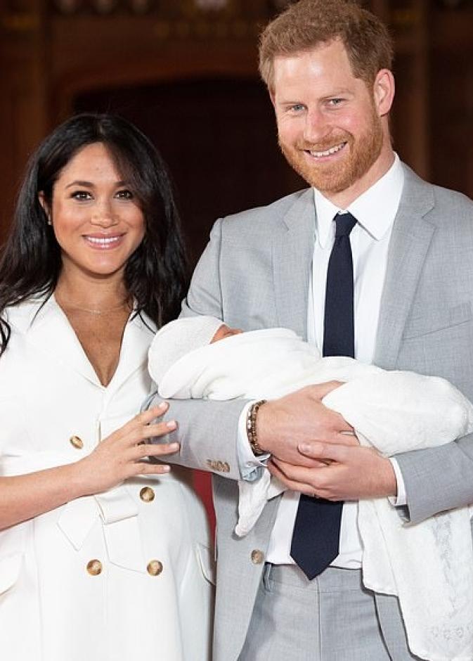 الأمير هاري وشقيقه يزوران قبر والدتهما بانتظام