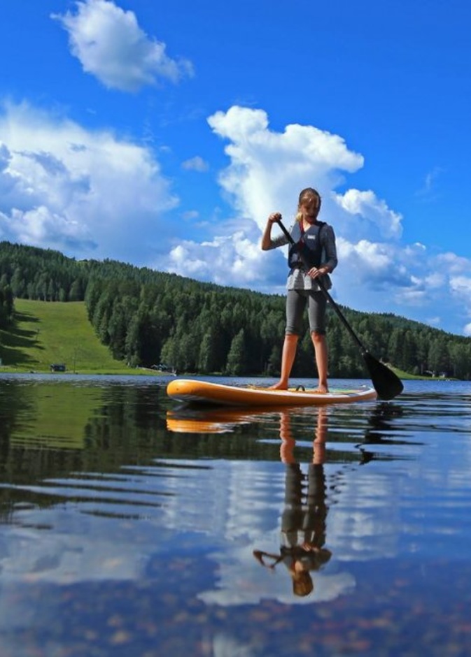 إركب القارب لتجربة جميلة في بحيرة سايما