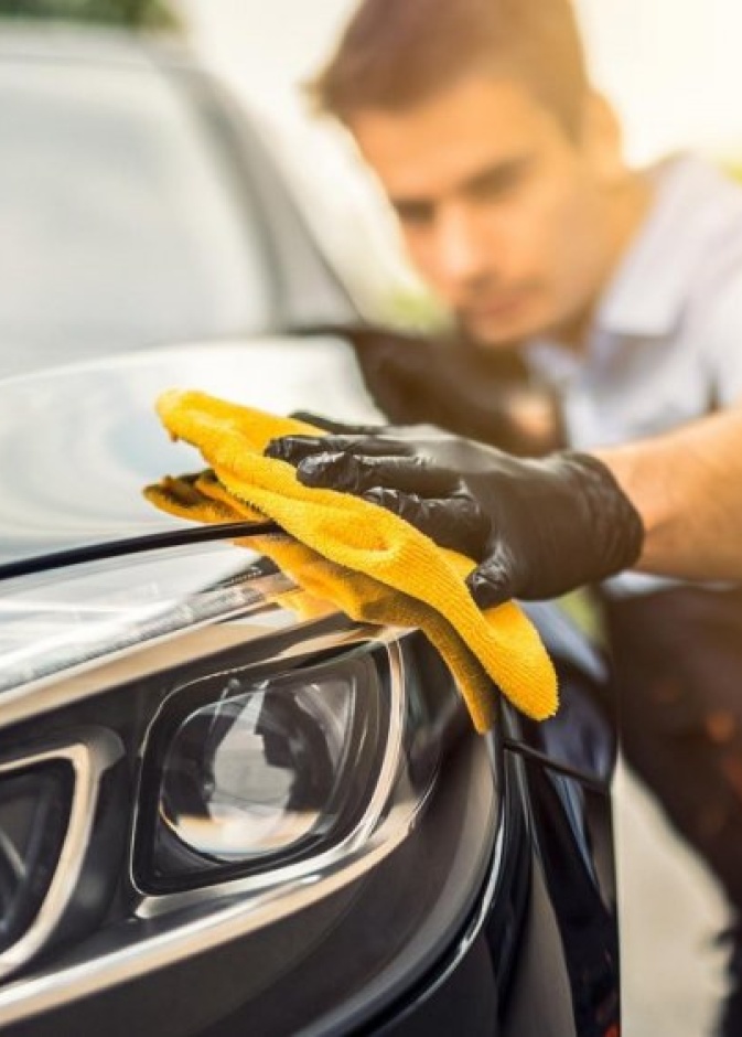  احرص على أن تقوم بتنظيف سيارتك الفخمة مرة واحدة أسبوعيا
