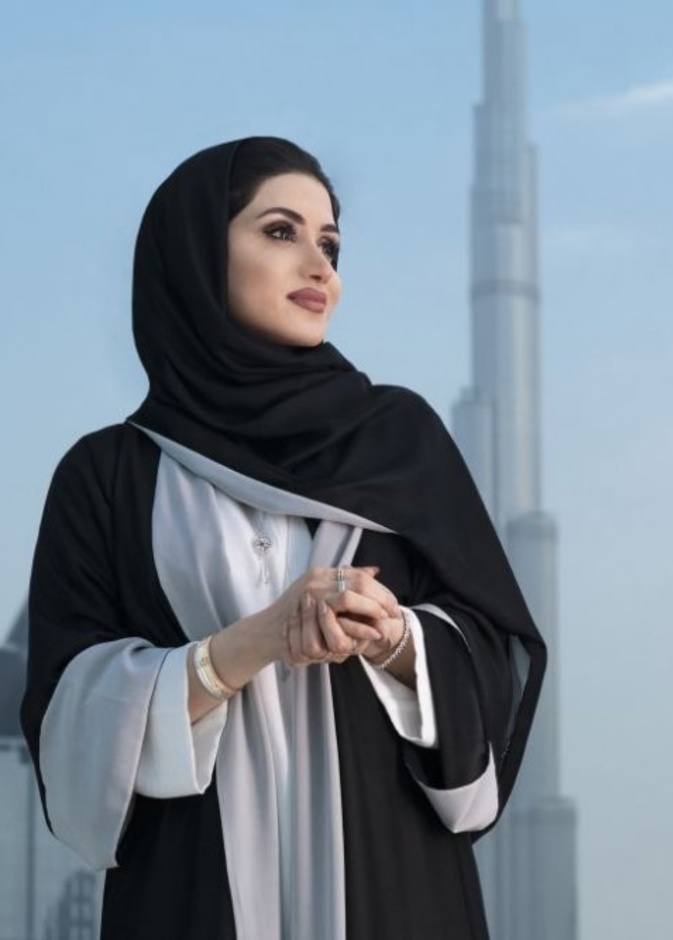 المصممة الإماراتية ياسمين الملا