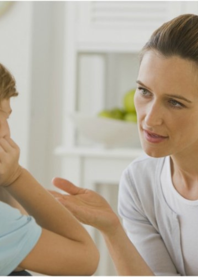 كيف تربي الأم طفلها على إحترام المرأة وتقديرها 