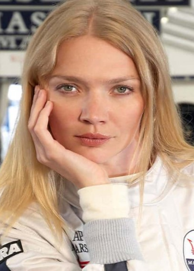  استعانت سلسلة سباقات Formula E بخدمات الممثلة الأميركية إميلي راتاجكوسكي