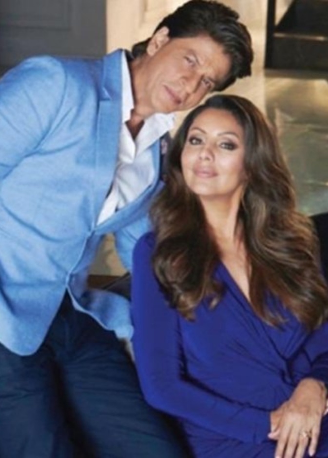 إعلان طريف يجمع شاروخان وغوري خان