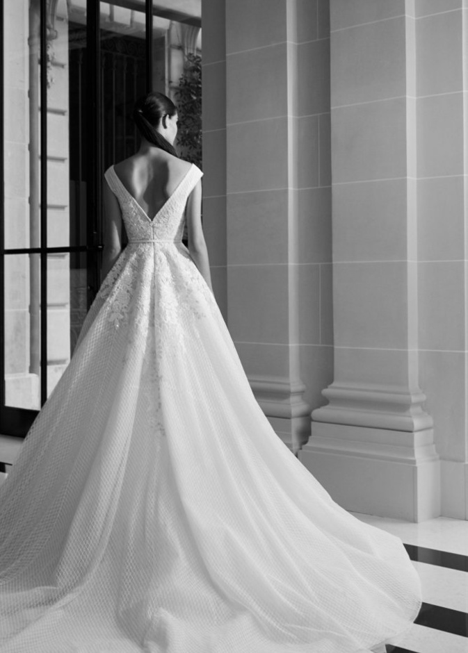 فستان مع ظهر مفتوح