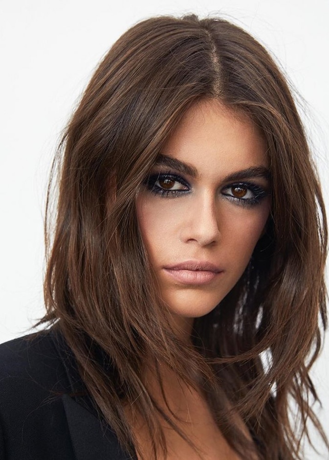 تسريحات شعر كيرلي بأسلوب كايا غيربر KAIA GERBER