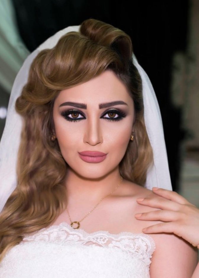 اختاري لون المناكير المناسب للون بشرتك للحصول على أظافر مشرقة وإطلالة رائعة يوم عرسك