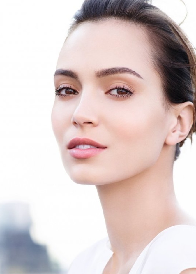 عالجي عينيك المنتفخة بشرائح من الخيار المبردة