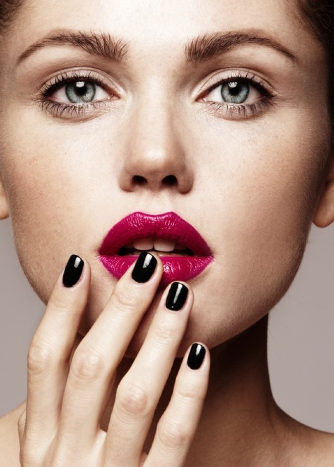 أجمل ألوان مناكير خريف 2019 بدرجات الماروني