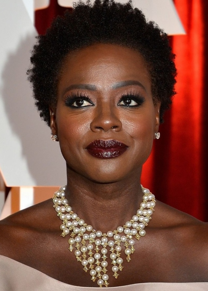  فايولا ديفيس بإطلالة ساحرة أحادية اللون في حفل جوائز بافتا لعام 2019