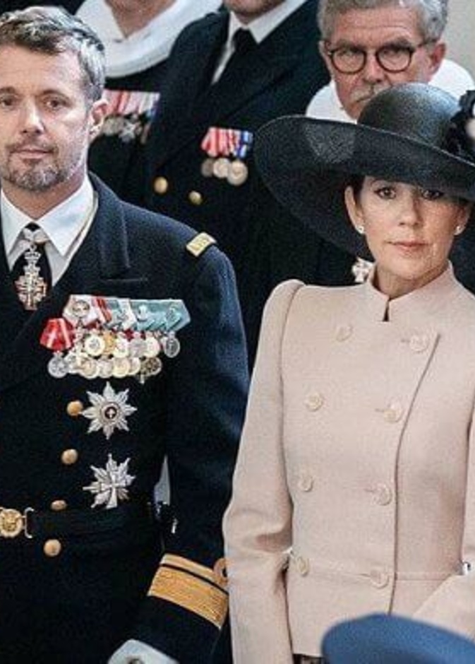 احتفالات يوم العلم الدنماركي لهذا العام قداس عقد في نفس اليوم في كنيسة هولمن