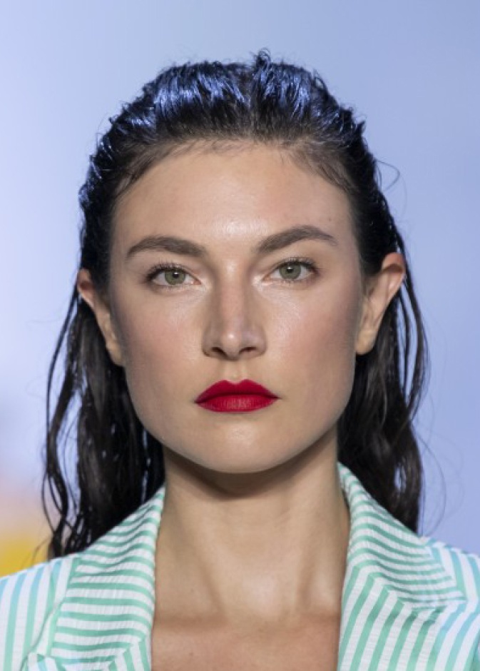 أجمل ألوان أحمر الشفاه ‏ الحمراء اللماعة من Sies Marjan