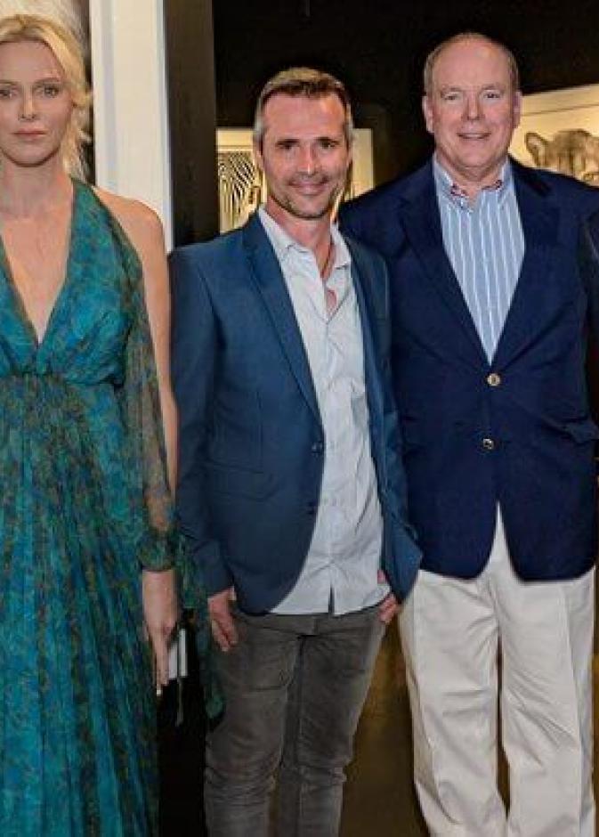  الأمير ألبرت والأميرة تشارلين يزوران معرض للتصوير الفوتوغرافي