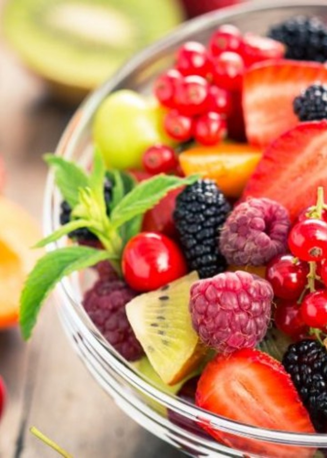 تصنف الفواكه عنصرا اساسيا في الحميات الغذائية و لانقاص الوزن