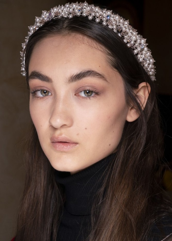 ظلال العيون الترابية موضة خريف وشتاء 2020