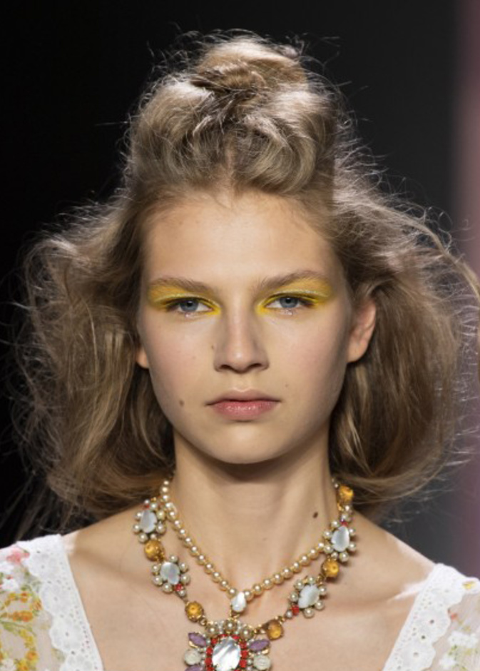 ادمجي ألوان المكياج المختلفة مع بعضها البعض