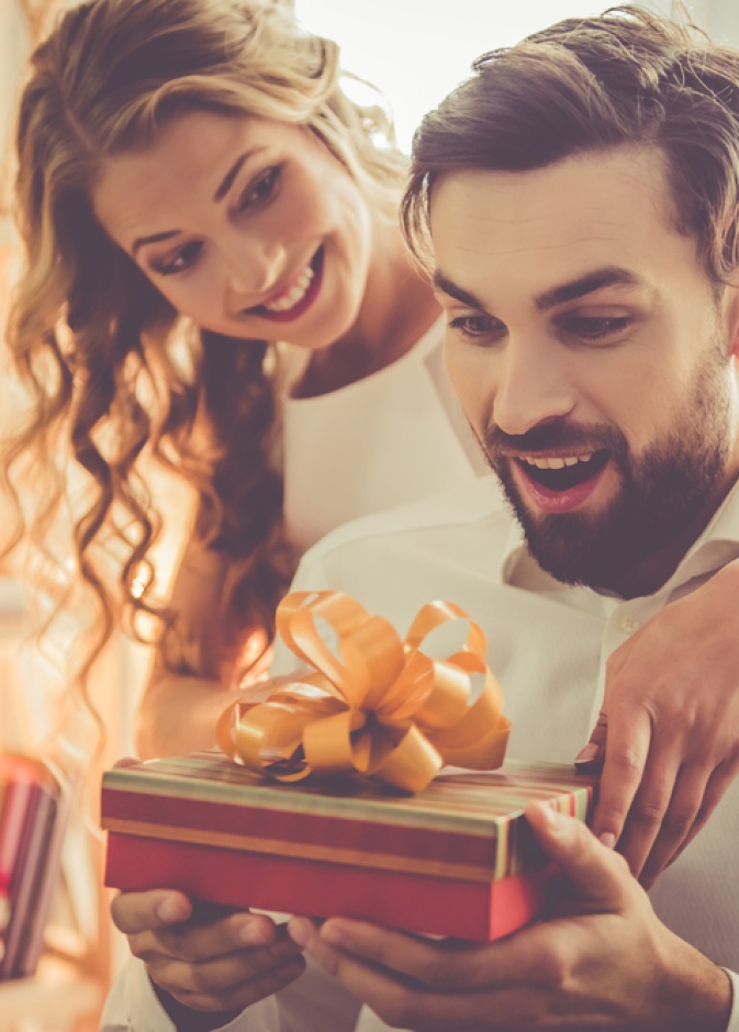 اذا بقي الخلاف لأكثر من يوم فاجئيه بفعل رومانسي