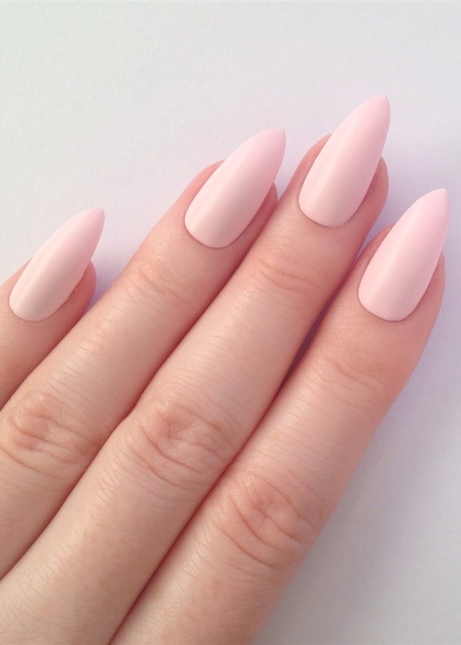 ازالة الاظافر الصناعية طويلة المدى تحتاج عناية خاصة من المراكز التجميلية المتخصصة وليس غير ذلك