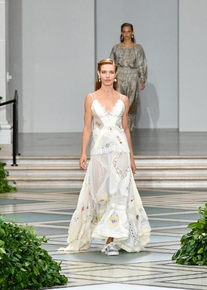 فستان من tory burch