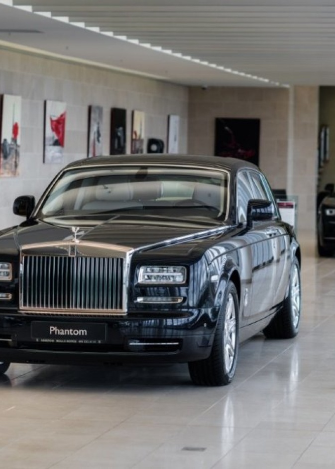  رولز رويس تقدم مجموعة من 3 سيارات فقط في موسكو