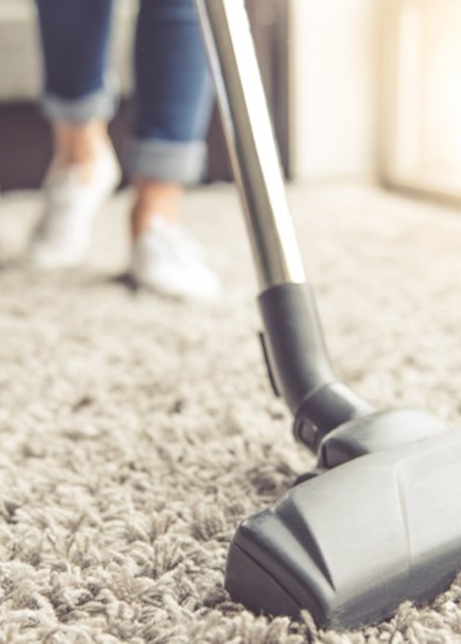 استخدام النوع غير الملائم من المنظفات المنزلية في التنظيف، وخاصة المنظفات الرشاشة