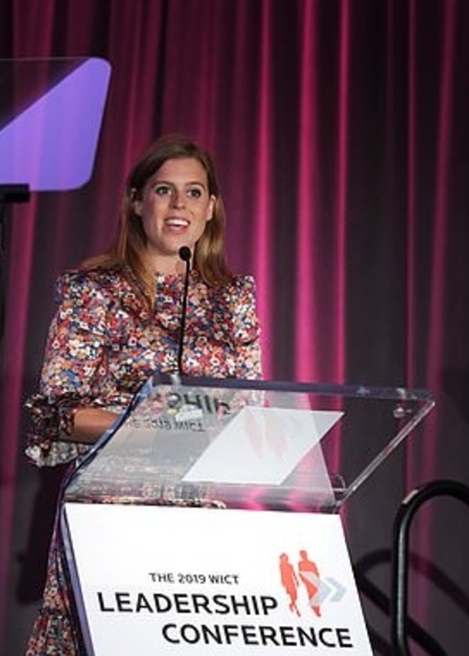 شاهد أحدث ظهور للأميرة بياتريس في ساحل امالفى بصحبة صديقها