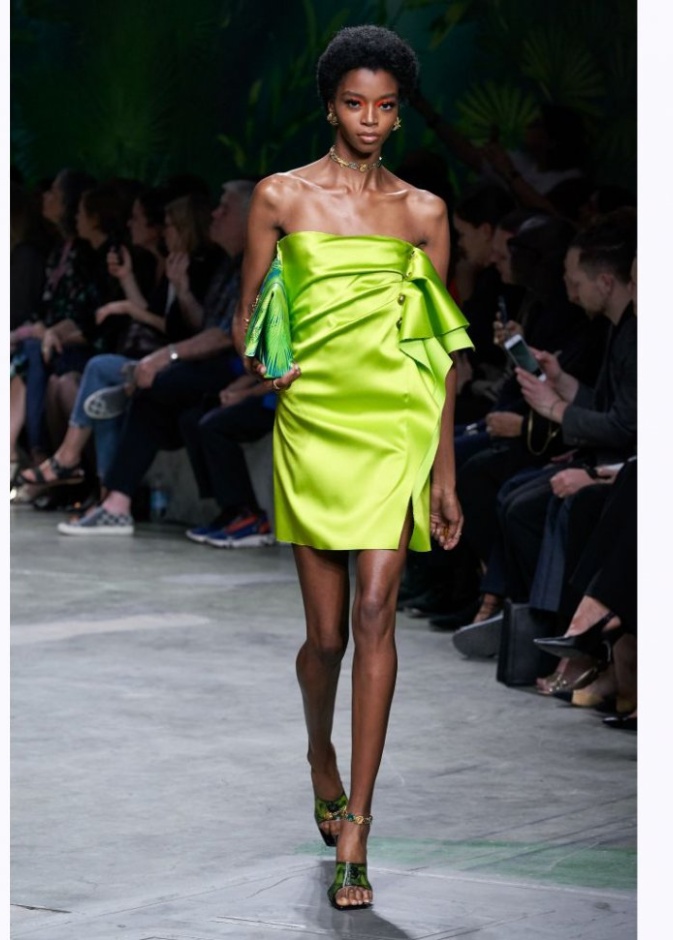  فستان سهرة قصير من Blumarine