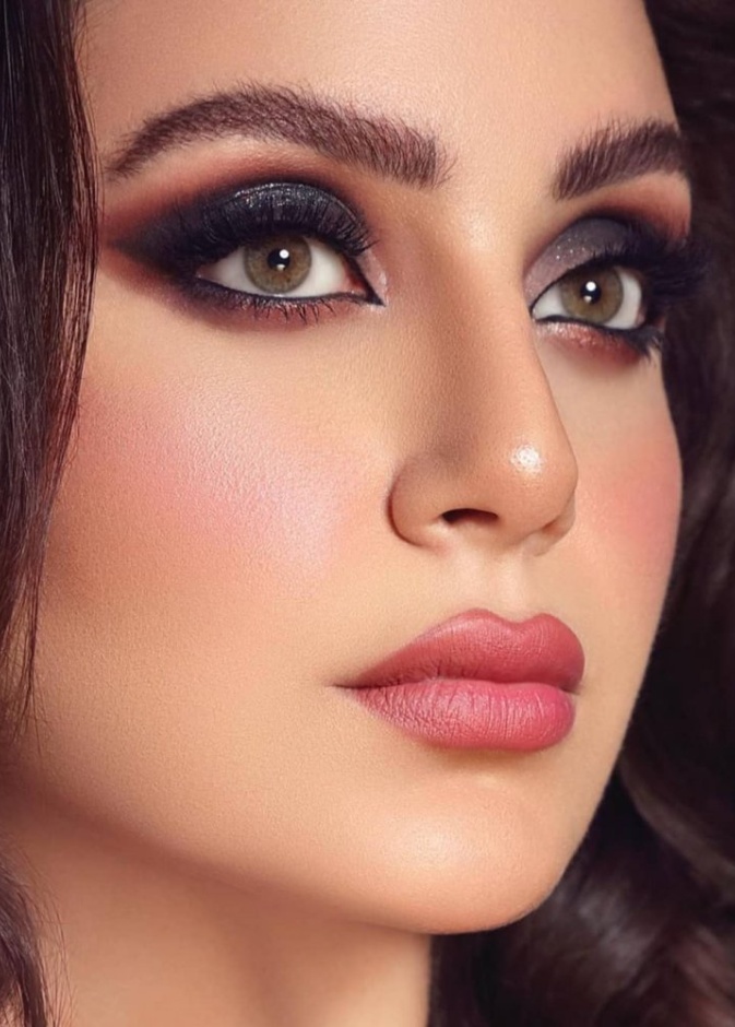 ابنة هيفاء وهبي تعتمد اطلالة جمالية محترفة