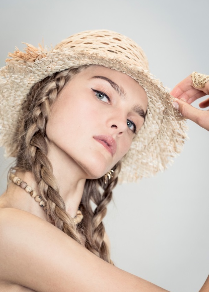 إطلالة جمالية طبيعية في عرض ديور لربيع وصيف 2020 