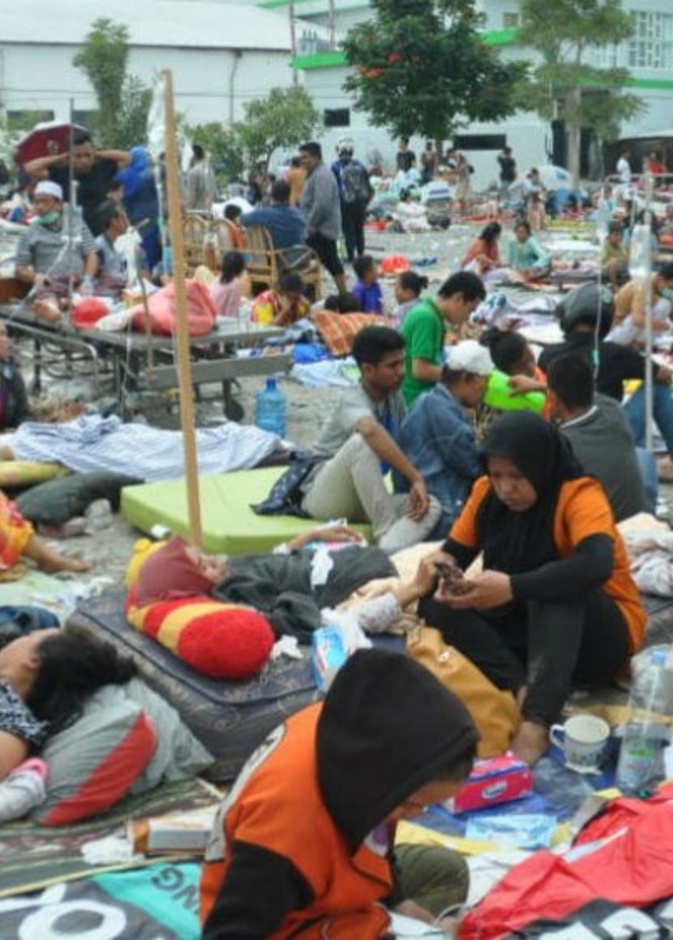 إخلاء المنطقة من السكان تخوفا من موجات تسونامي