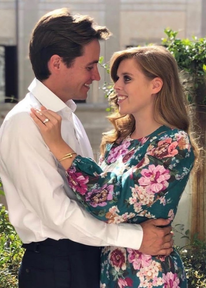 البدء بتحضيرات عرس ملكي جديد مع إعلان خطوبة الأميرة بياتريس وإدواردو مابيلي موزي