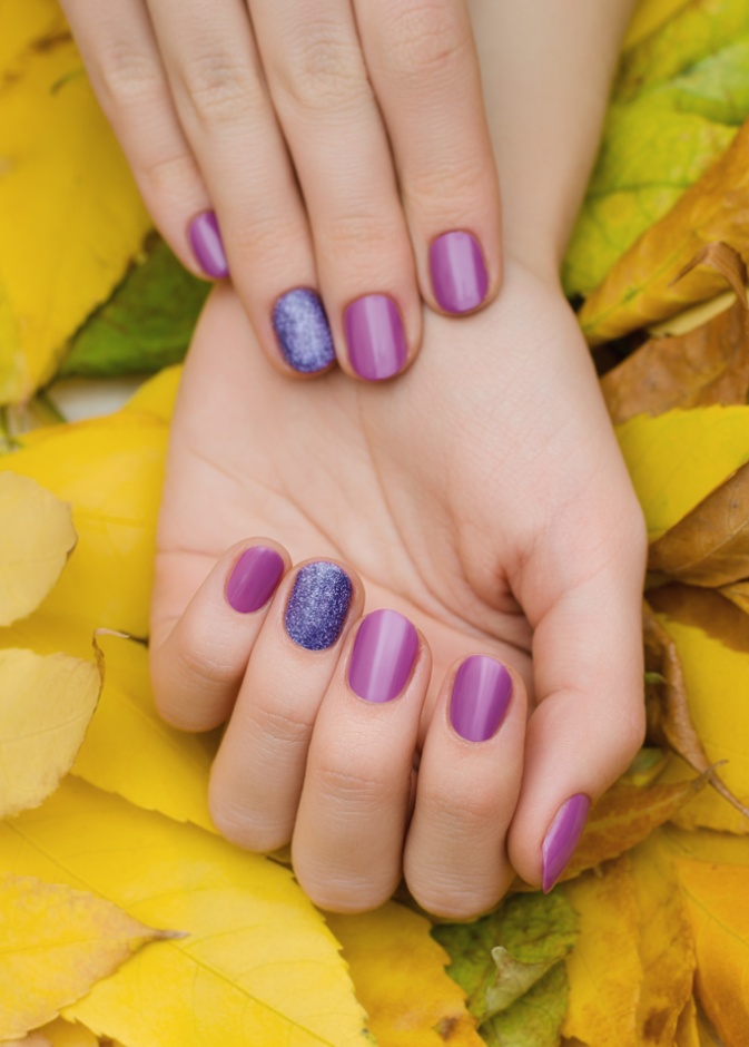 الوان مناكير تلائم فصل الخريف