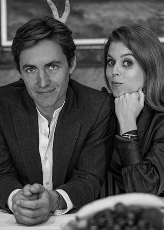 أوجه التشابه بين الصور الرسمية لخطبة الأميرة بياتريس وصور خطبة الأمير هاري