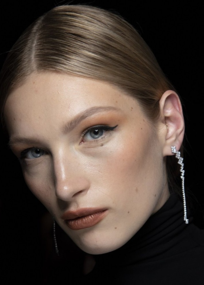  تعلمي تطبيق رسمات عيون برونزية مميزة لخريف 2019